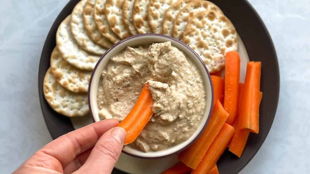 Quick Canned Tuna Dip.