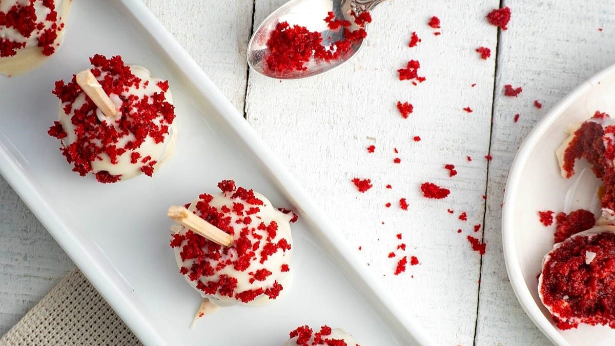 Red Velvet Cake Pops.