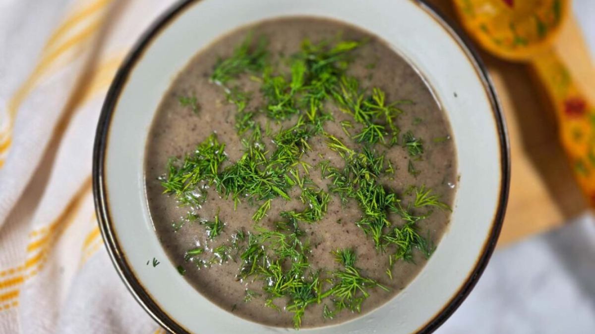 Romanian Cream of Mushroom Soup – Supa Crema de Ciuperci.