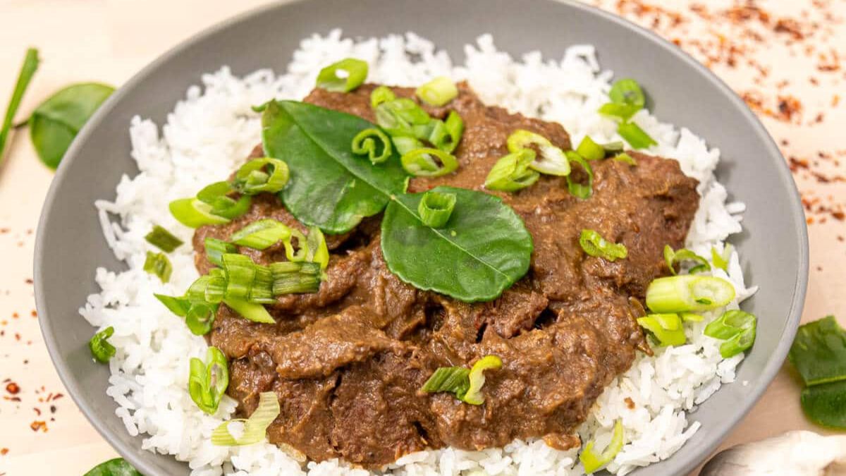 Slow Cooker Beef Rendang.