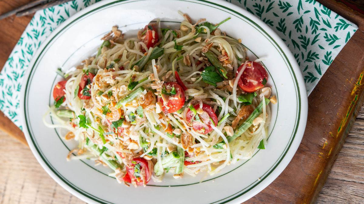 Som Tam (Thai Street-Style Papaya Salad).