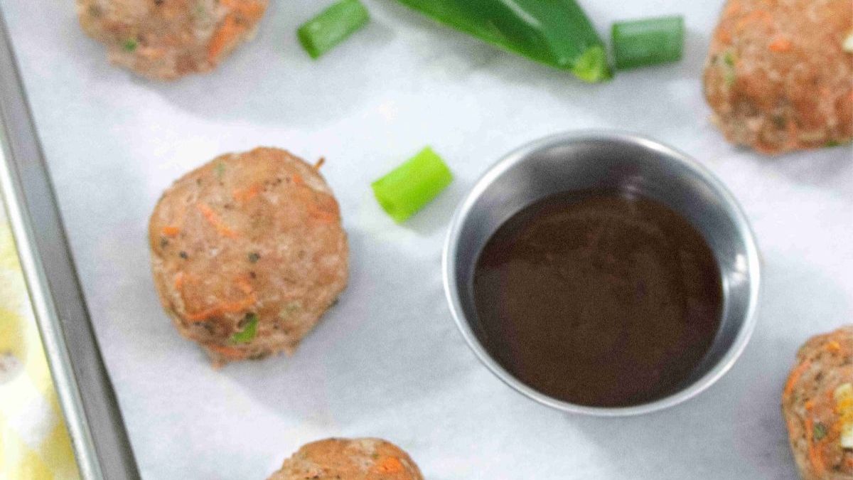 Spicy Whole 30 Turkey Meatballs.