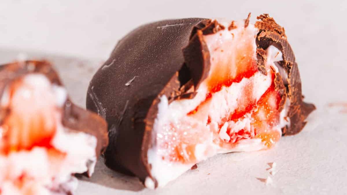 Strawberry Frozen Yogurt Bites (TikTok Viral Recipe!).