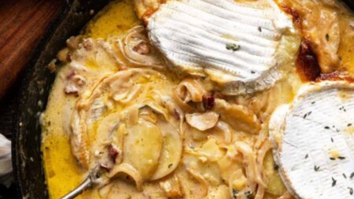 Tartiflette Recipe (Simple French Cheesy Potato Casserole with Bacon) {video}.