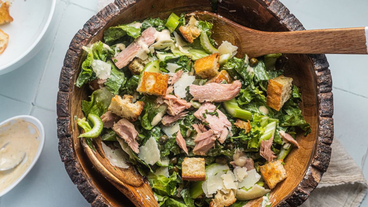 Tuna Caesar Salad Recipe (Quick & Easy!).
