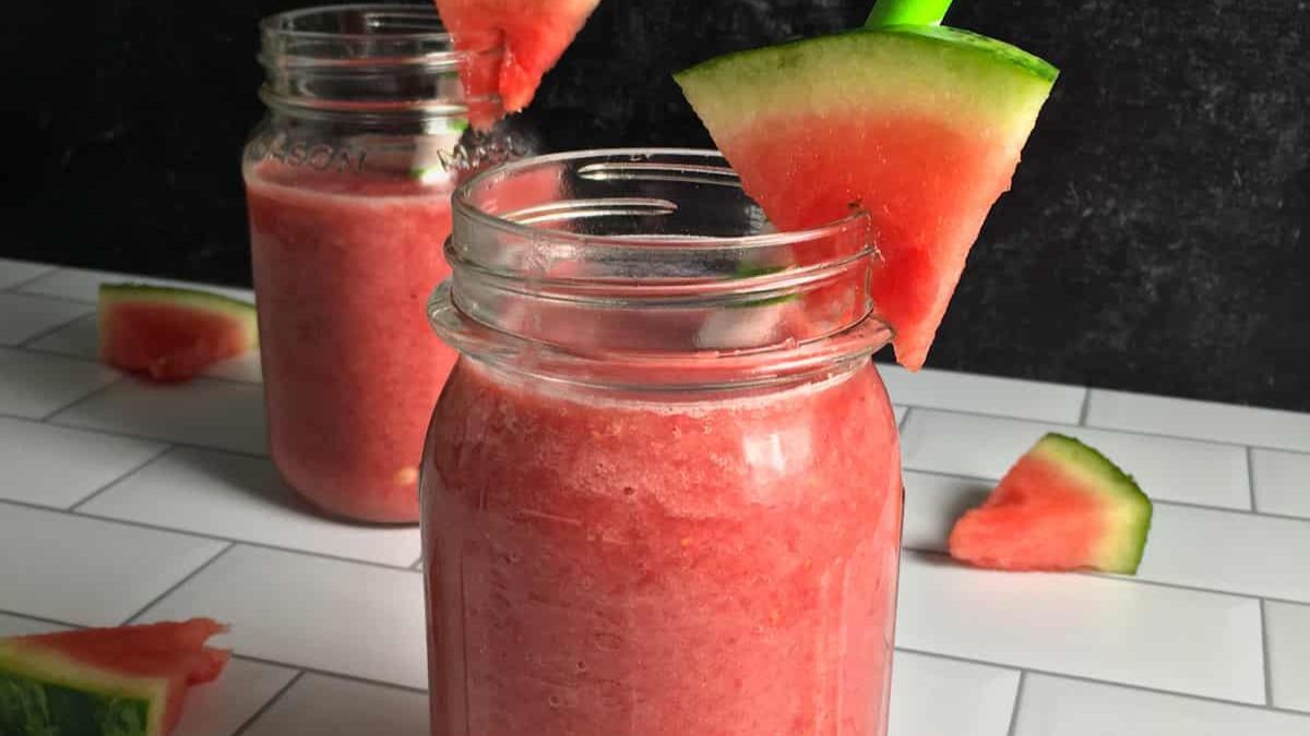Watermelon and Banana Smoothie (Banana Watermelon Smoothie).