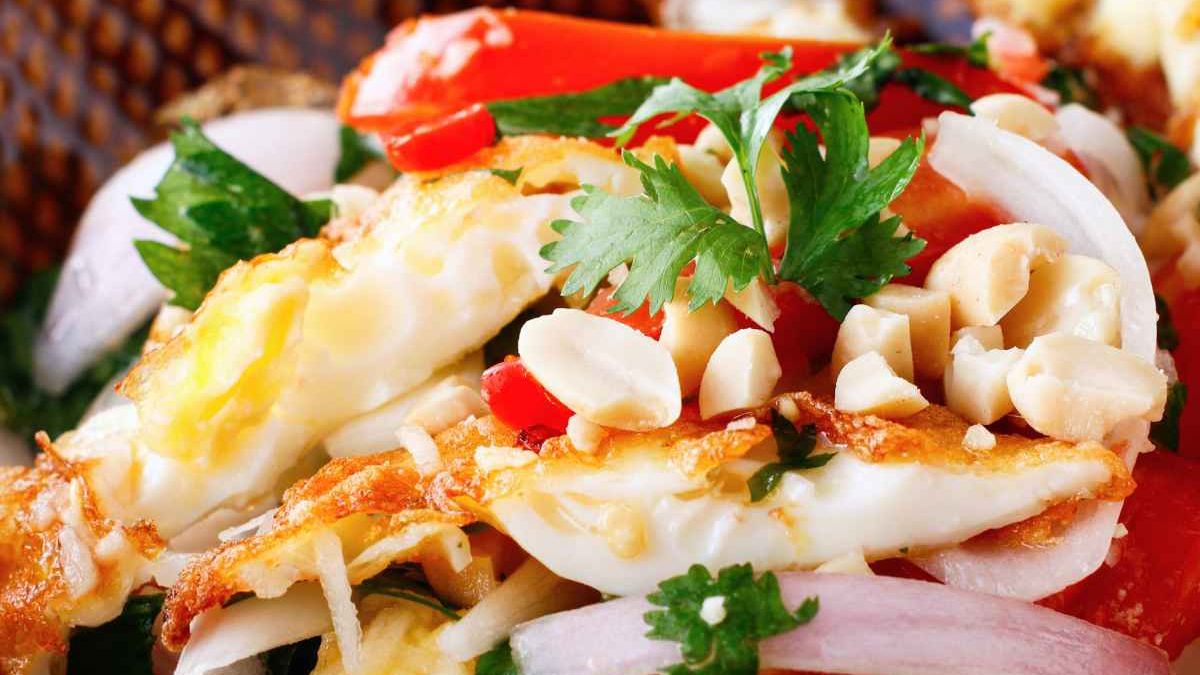 Yam Khai Dao (Thai Fried Egg Salad).