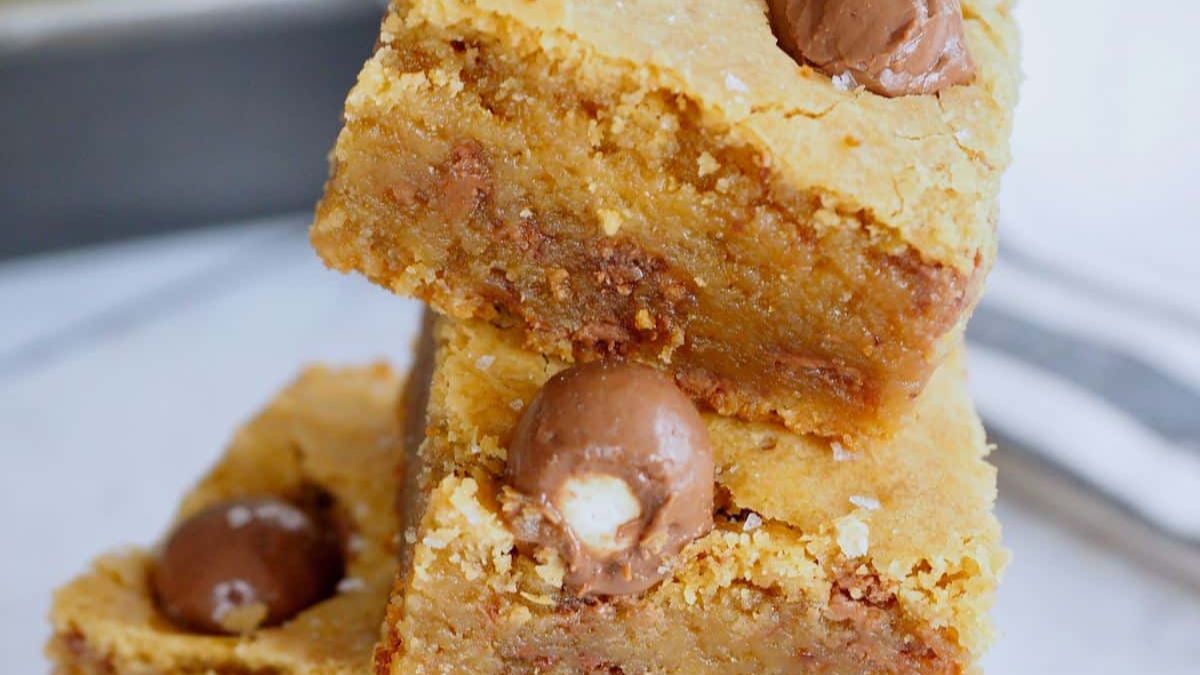 Best Blondies Recipe.
