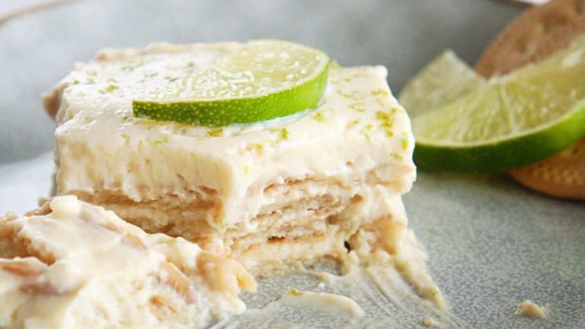 Carlota de Limón (Mexican Lime Icebox Cake).