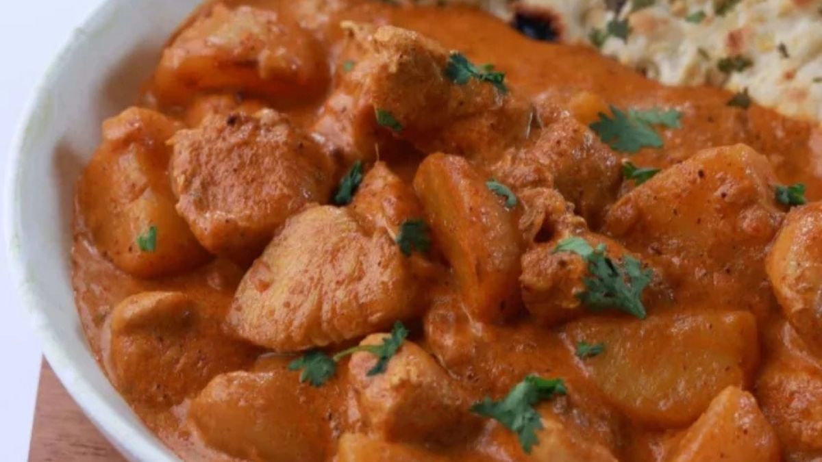 Easy Creamy Chicken and Potato Curry (30-Minute Dinner).