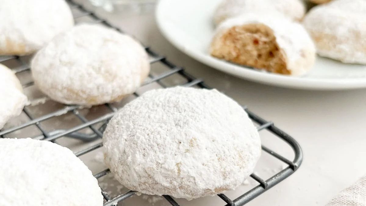 Italian Wedding Cookies.