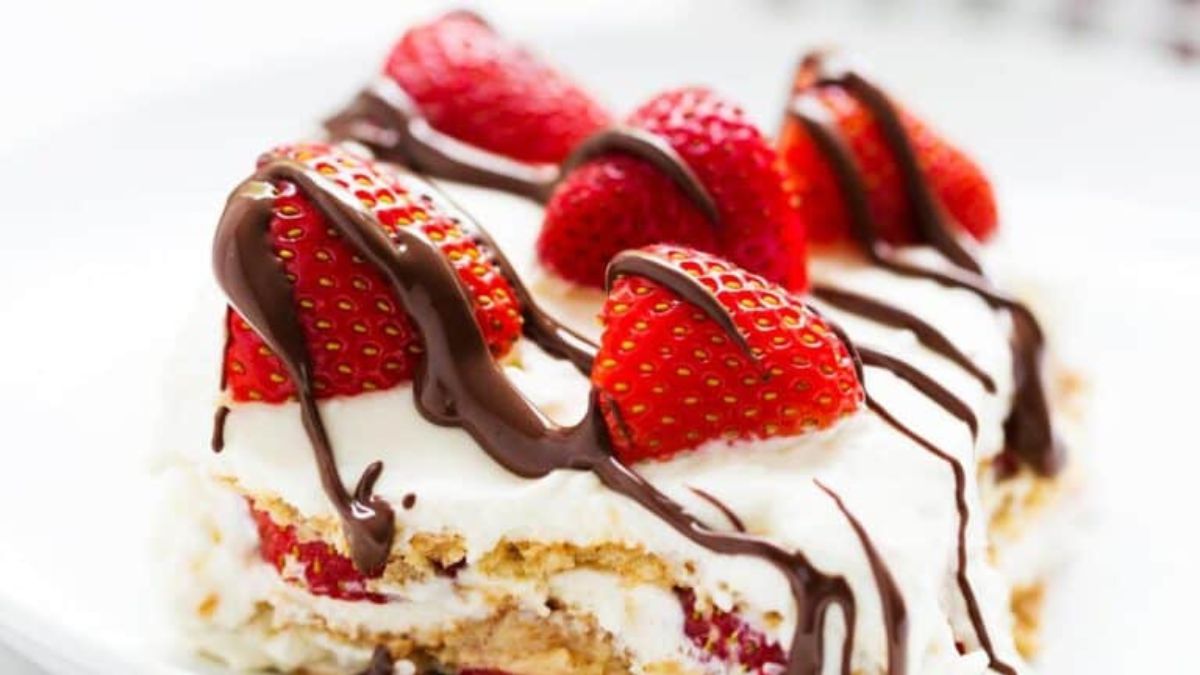 No-Bake Strawberry Icebox Cake.