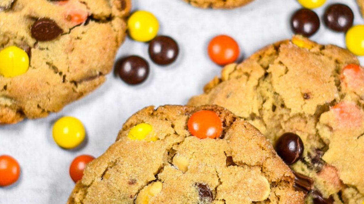 Peanut Butter Cookies (Reese’s Cookie Recipe).