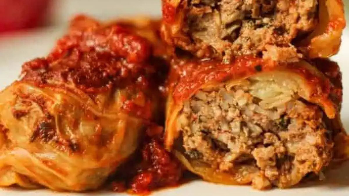 Stuffed Cabbage Rolls. [Oven & Instant .Pot Instructions] 