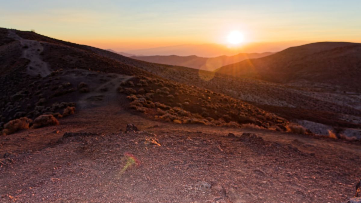 Sunrise Dante's view, badwater basin Death Valley.