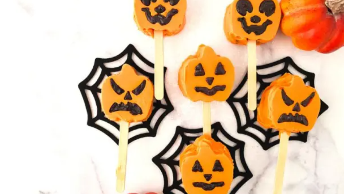 Easy Chocolate Pumpkin Cake Pops.