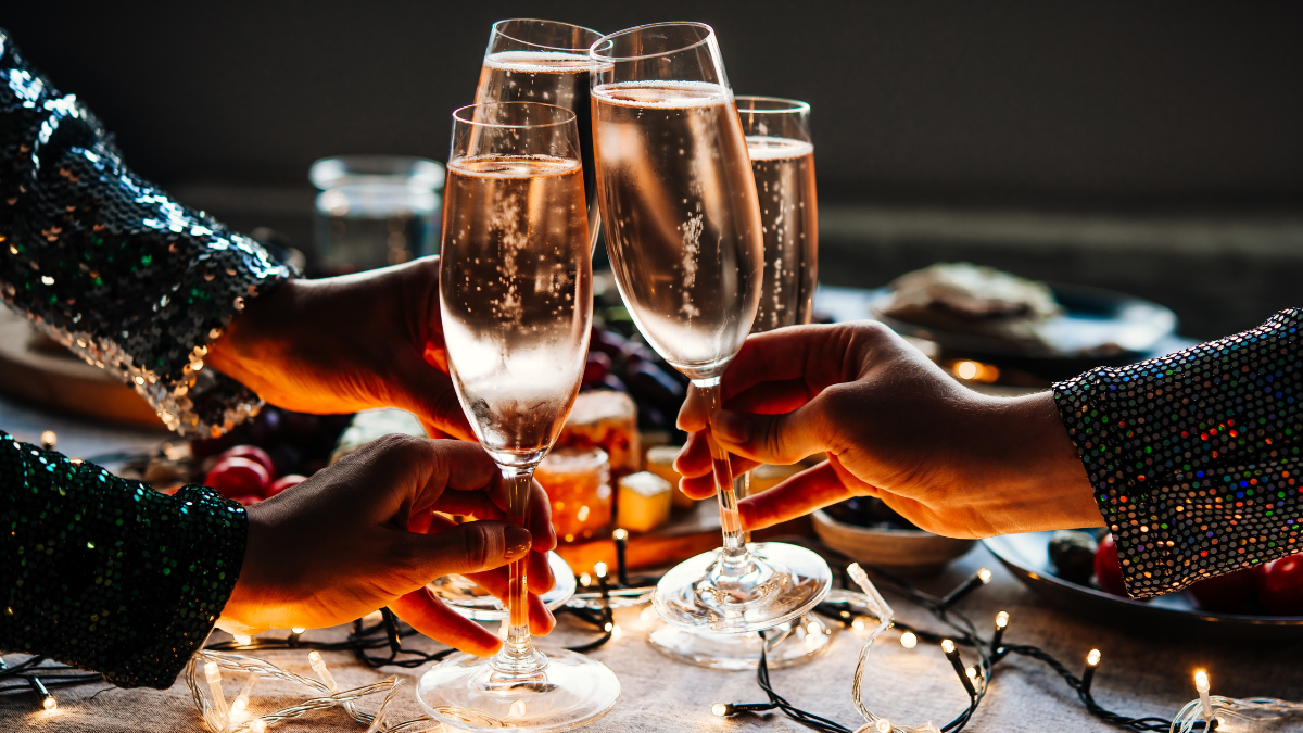 8 New Year’s Eve Drinks To Share With Your Friends